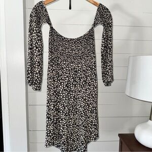 Billabong‎ Black and Cream Floral Long Sleeve Dress